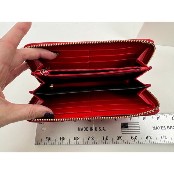 Gucci Rare Red Soho GG Logo Patent Leather Zip Around Long Wallet - Picture 5 of 6